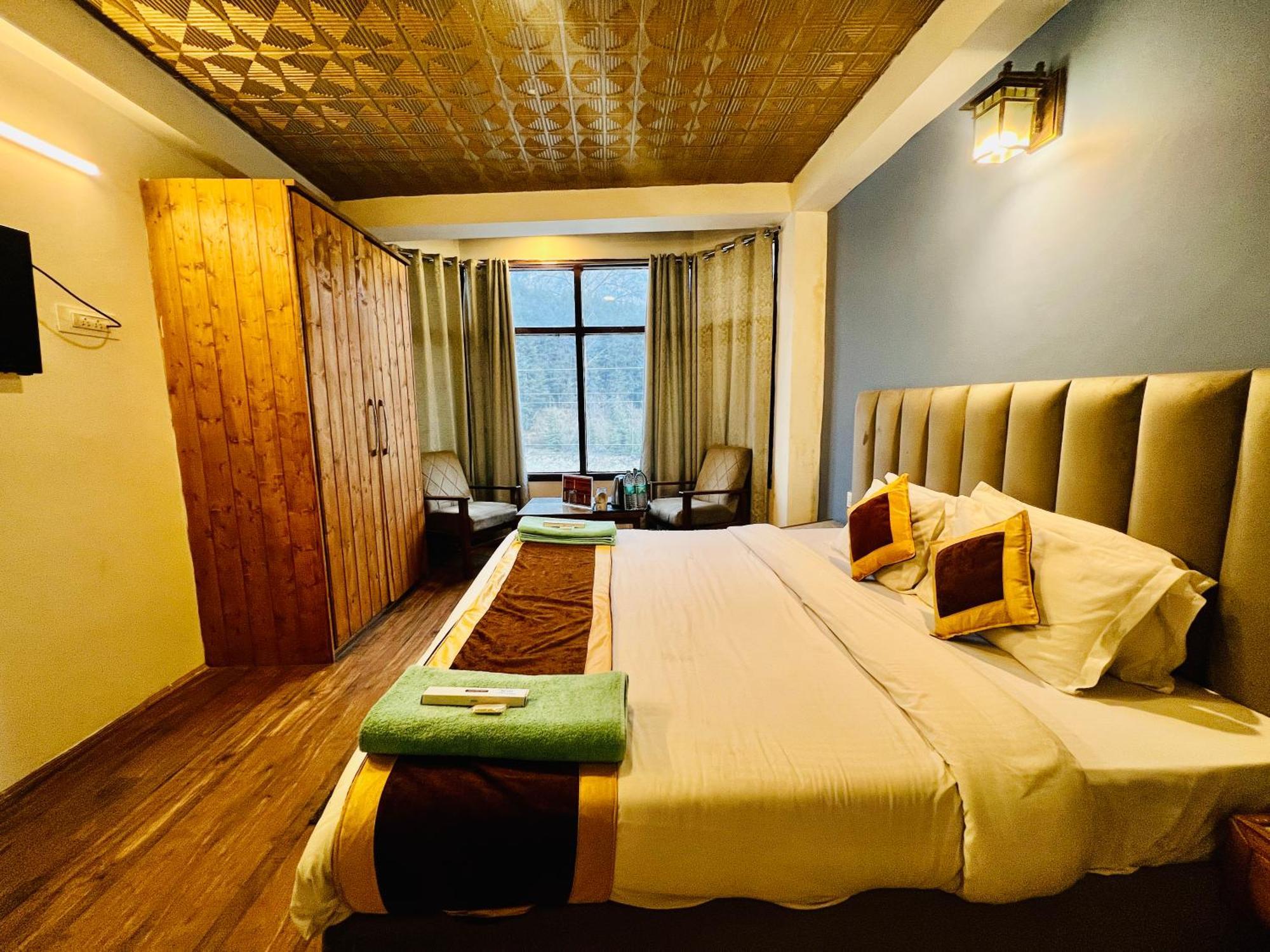 Hotel Green Link -#Near Volvo Bus Stand #Mountain View #River View #Open Terrace Manāli Exterior foto